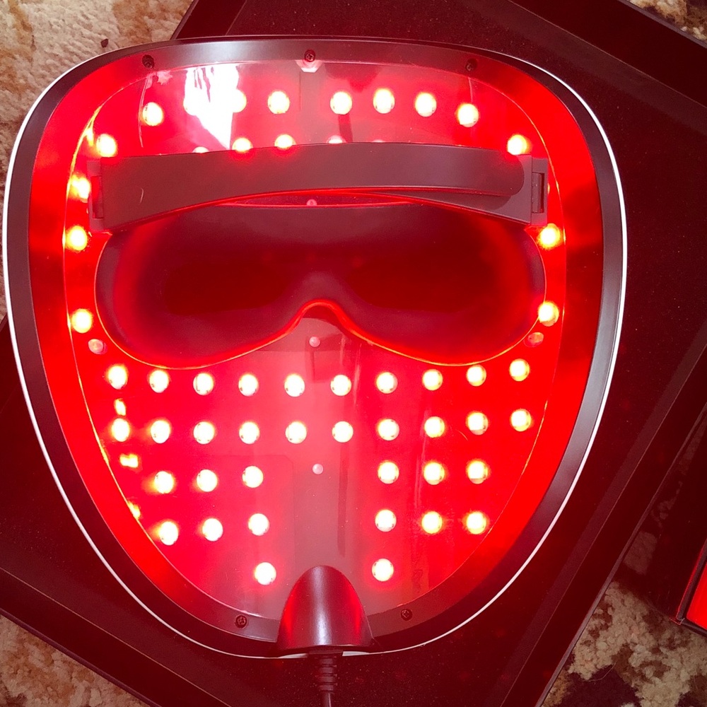 LED LIGHT MASK - Picture 6 of 10